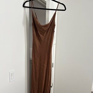 SNDYS Elegant Brown Maxi Dress